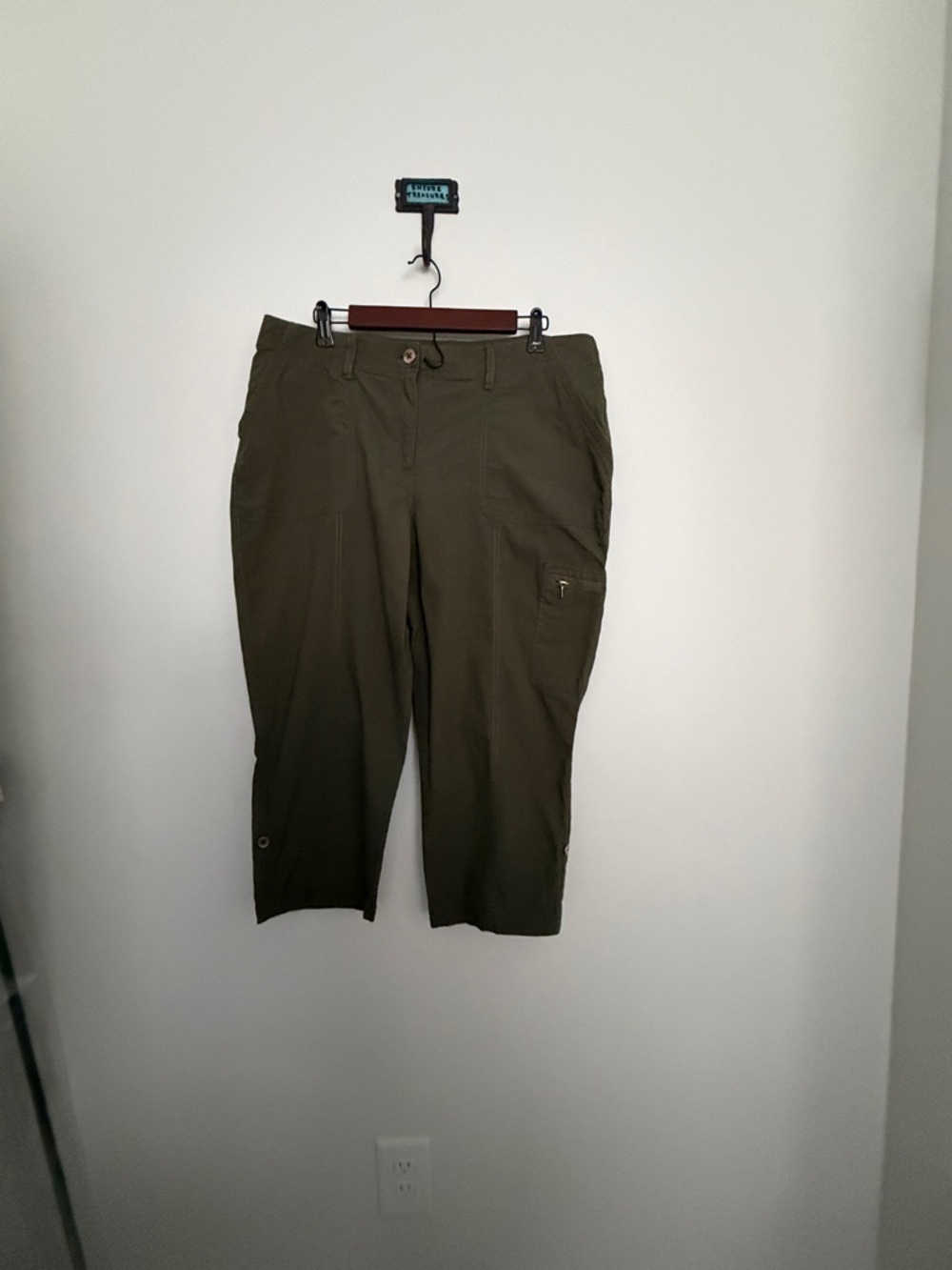 Chico's Petite Stretch Olive Green Capris Roll Up Option  Size 2.5 (  14 P )